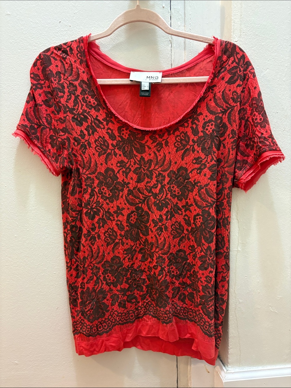 Mango Red Short Sleeve Tee with Black Floral Lace Size Large